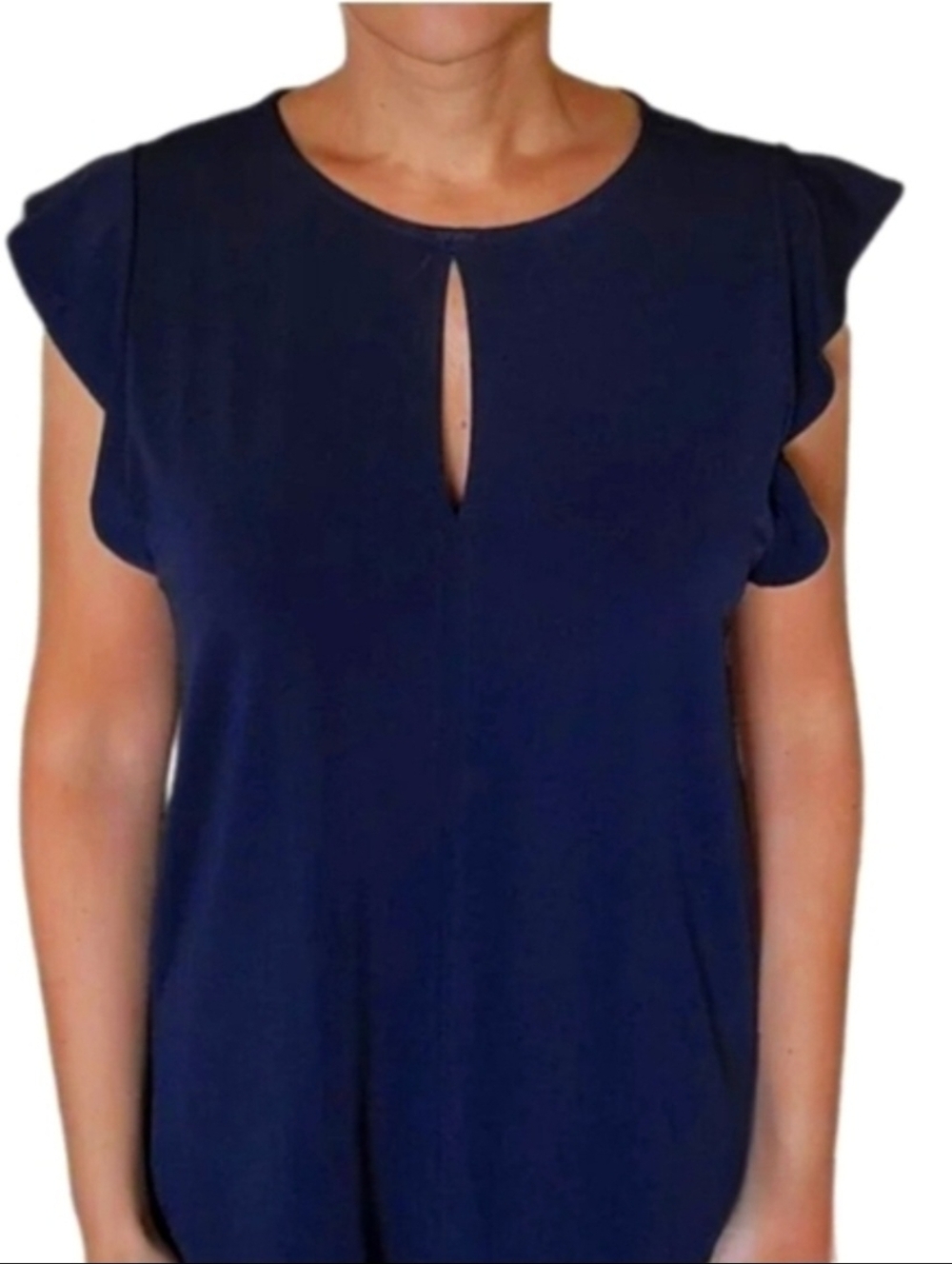 RW&CO Blue Flutter sleeve blouse w/keyhole detail - Crepe material - M